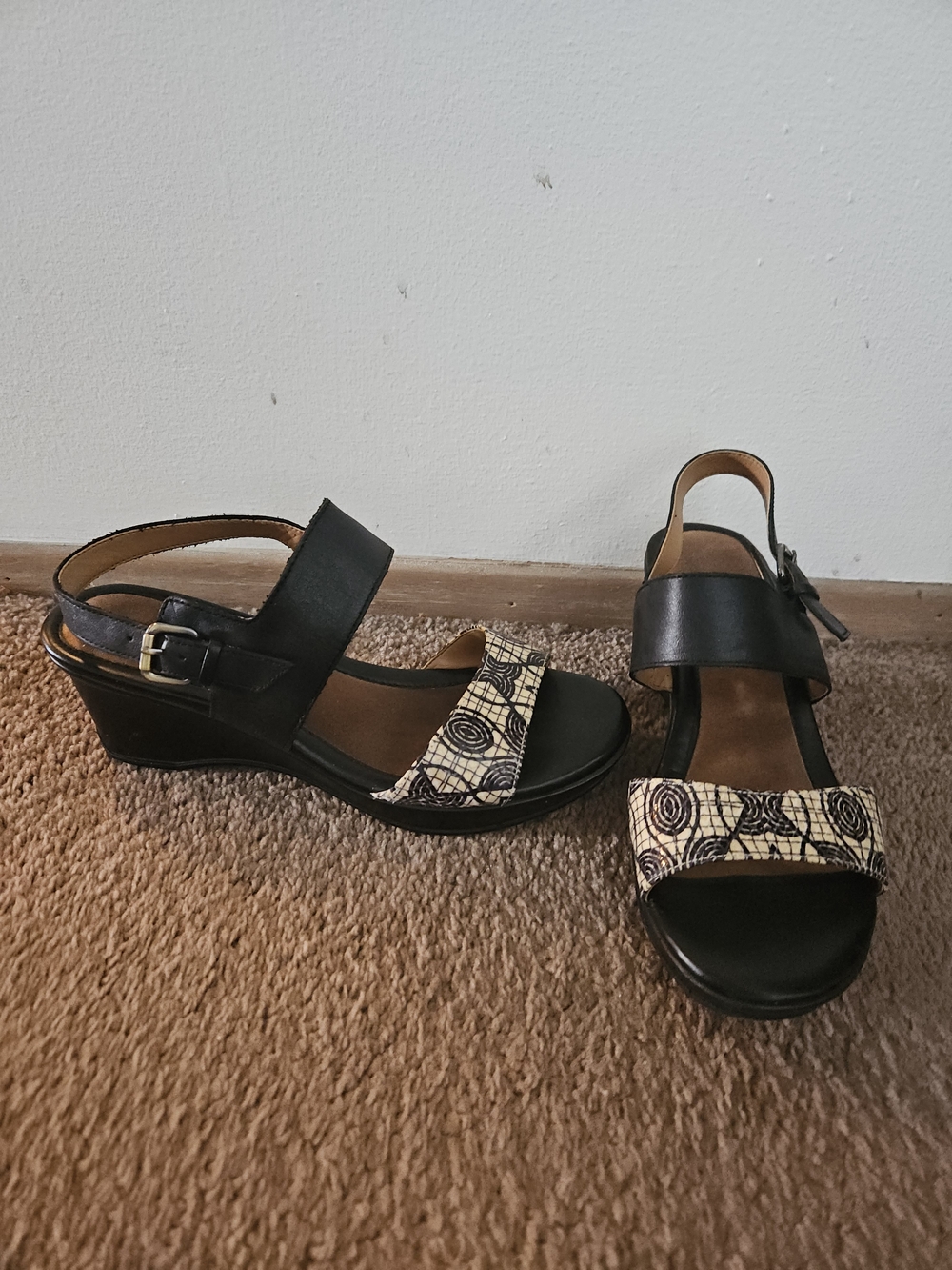 Naturalizer Black and Cream Wedge Sandals with Patterned Toe Strap